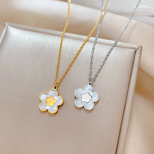 Wholesale Titanium Steel Fivepointed Star Fritillaria Minimalist Style Electroplated Necklace For Unisex