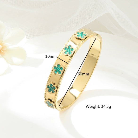 Wholesale Titanium Steel Flower Bracelet For Women With Electroplating Design And Fashion Style