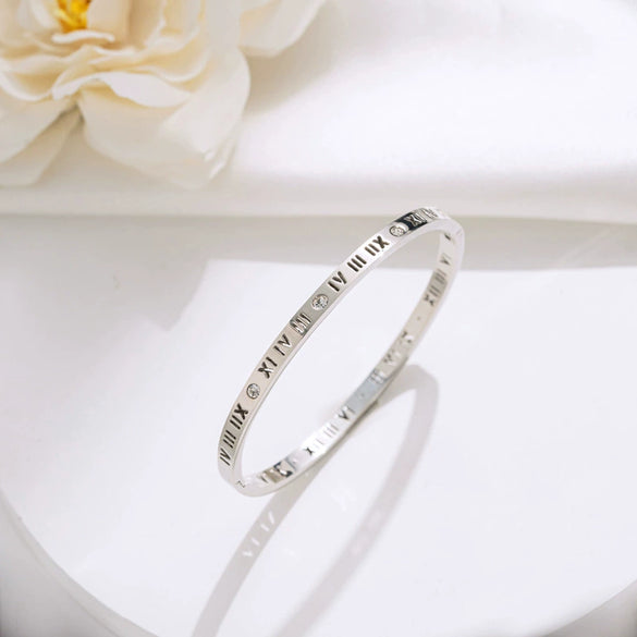 Wholesale Titanium Steel Fourleaf Clover Seiko Bracelet For Girls