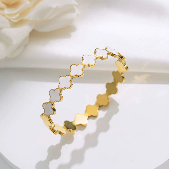 Wholesale Titanium Steel Fourleaf Clover Seiko Bracelet For Girls