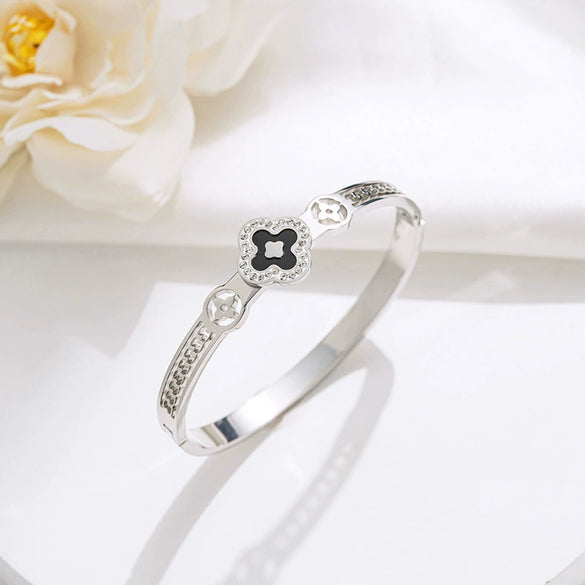 Wholesale Titanium Steel Fourleaf Clover Seiko Bracelet For Girls