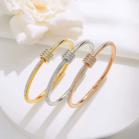 Wholesale Titanium Steel Fourleaf Clover Seiko Bracelet For Girls