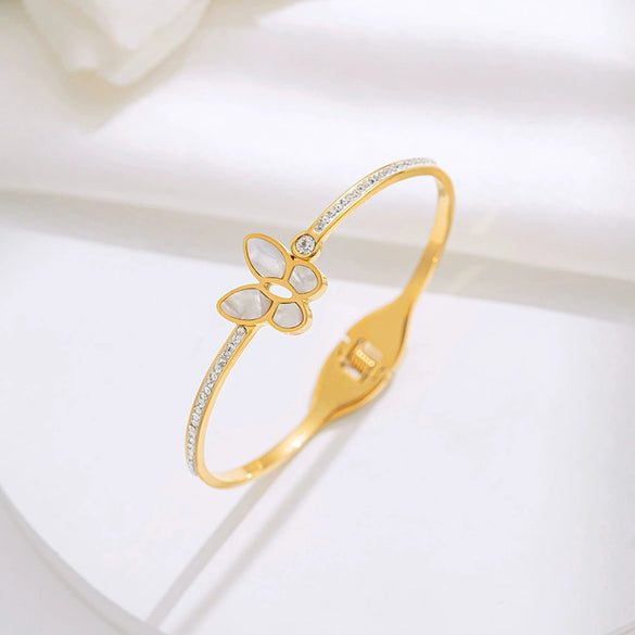 Wholesale Titanium Steel Fourleaf Clover Seiko Bracelet For Girls