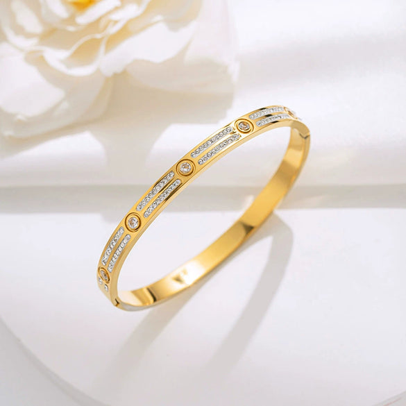 Wholesale Titanium Steel Fourleaf Clover Seiko Bracelet For Girls