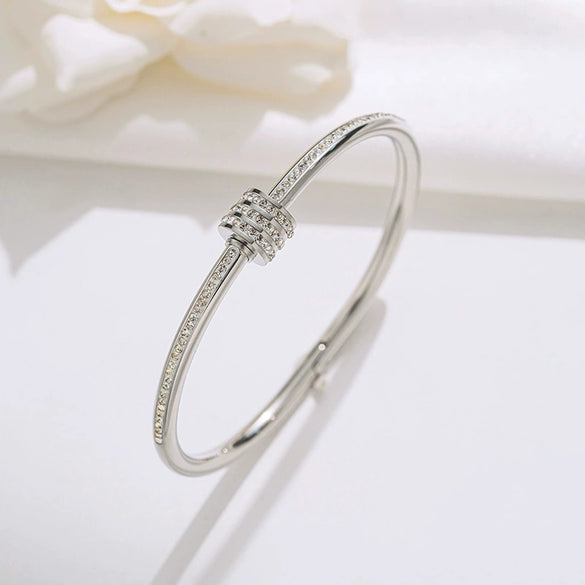 Wholesale Titanium Steel Fourleaf Clover Seiko Bracelet For Girls