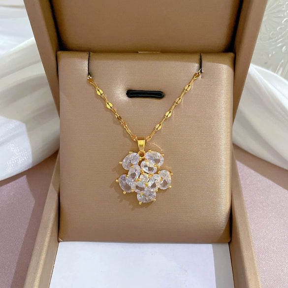 Wholesale Titanium Steel Geometric Diamond Design Flower Necklace For Women And Unisex