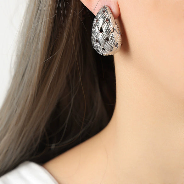 Wholesale Titanium Steel Geometric Drop Shaped Earrings Plated 18K Gold With Woven Texture And Simple Style