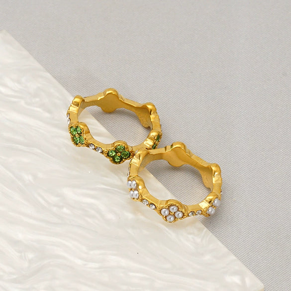 Wholesale Titanium Steel Geometric Flower Petal Fourleaf Clover Ring With 18K Gold Micro Diamond Electroplating For Women
