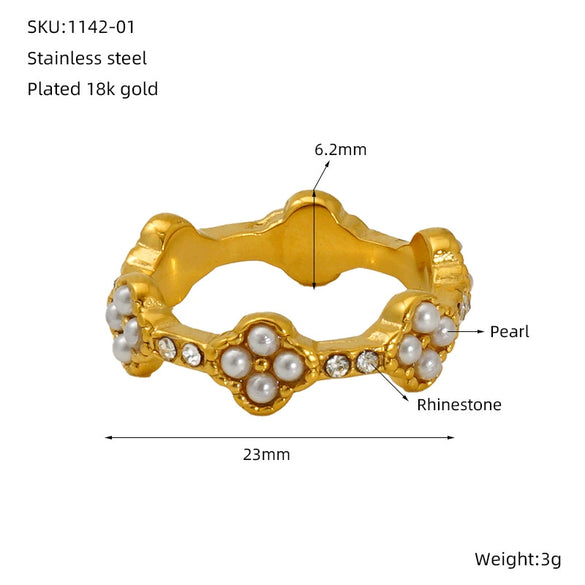 Wholesale Titanium Steel Geometric Flower Petal Fourleaf Clover Ring With 18K Gold Micro Diamond Electroplating For Women