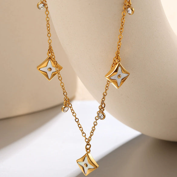 Wholesale 316L Stainless Steel Geometric Flower Zircon Pendant Necklace For Women With Electroplating