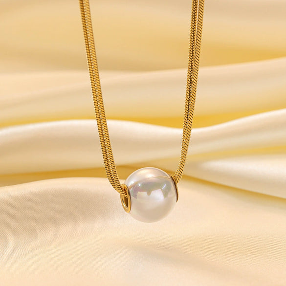 Wholesale Titanium Steel Geometric Heart Shape Electroplated 18K Gold O Word Chain Necklace For Women