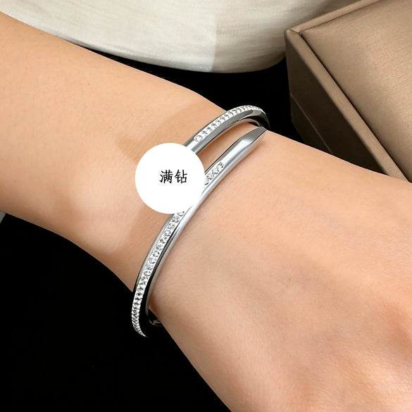 Wholesale Titanium Steel Geometric Light Luxury Style Vacuum Electroplated And Polished Clasp Bracelet