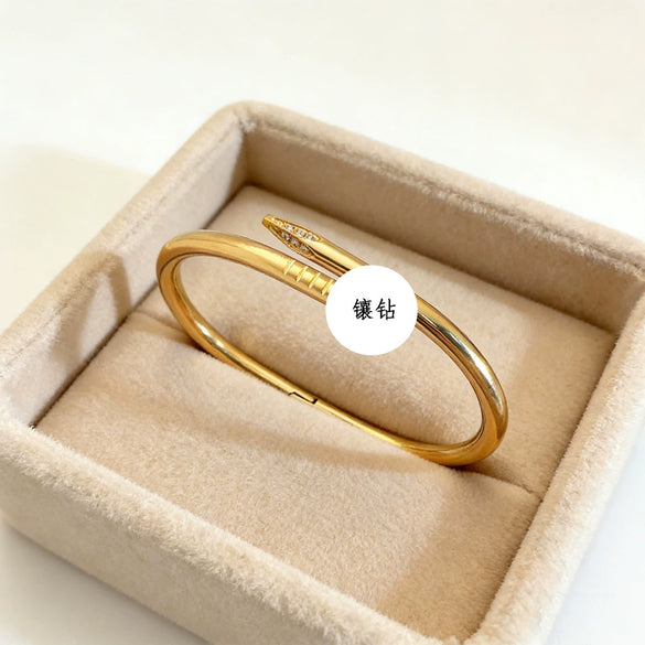 Wholesale Titanium Steel Geometric Light Luxury Style Vacuum Electroplated And Polished Clasp Bracelet