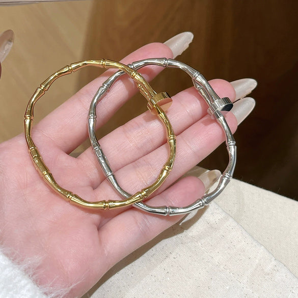 Wholesale Titanium Steel Geometric Light Luxury Style Vacuum Electroplated And Polished Clasp Bracelet