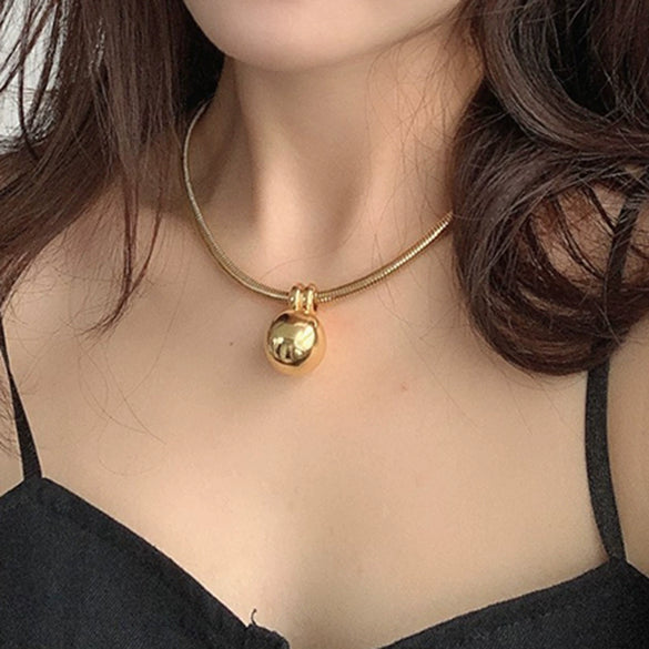 Wholesale Titanium Steel Geometric Metal Ball Pendant Necklace For Women With Water Wave Chain