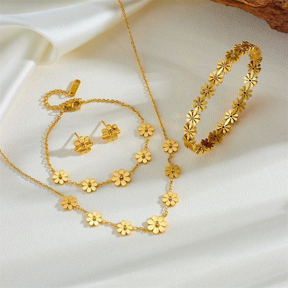 Wholesale Titanium Steel Geometric Pattern Ball Chrysanthemum Pendant Bracelet For Women Light Luxury Retro Style Electroplated Nonfading