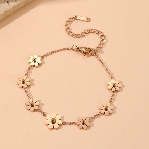 Wholesale Titanium Steel Geometric Pattern Ball Chrysanthemum Pendant Bracelet For Women Light Luxury Retro Style Electroplated Nonfading