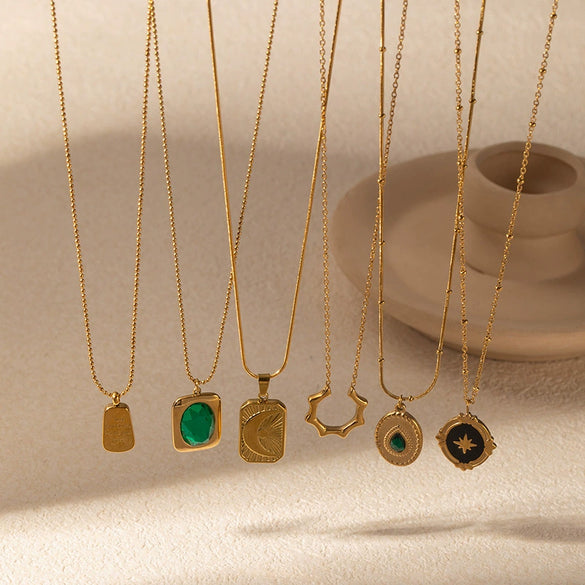 Wholesale Titanium Steel Geometric Star Moon Necklace Fashion Niche Electroplating Design For Women