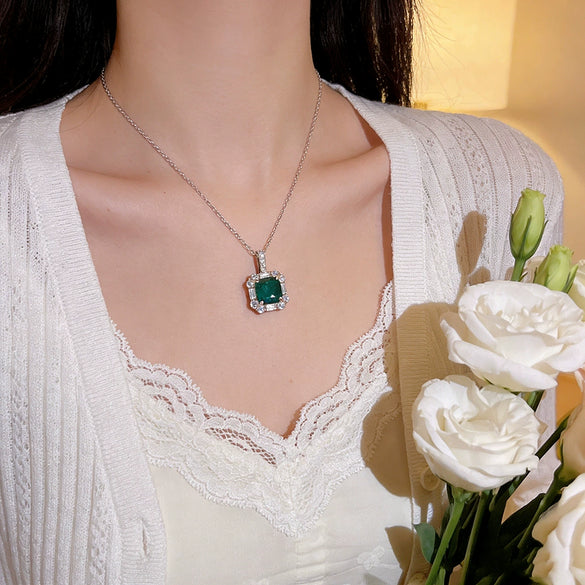 Wholesale Titanium Steel Geometric Zircon Inlaid Pendant Necklace For Women