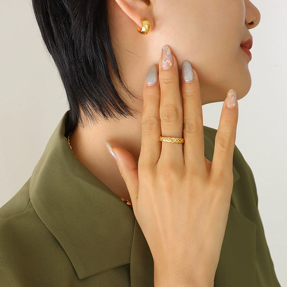 Wholesale 316L Stainless Steel Goldplated Cshaped Earrings Antique Style Geometric Design