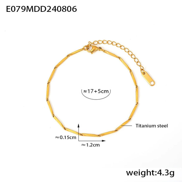 Wholesale Titanium Steel Goldplated Fashion Necklace And Bracelet With Diamond Carved Pattern For Women
