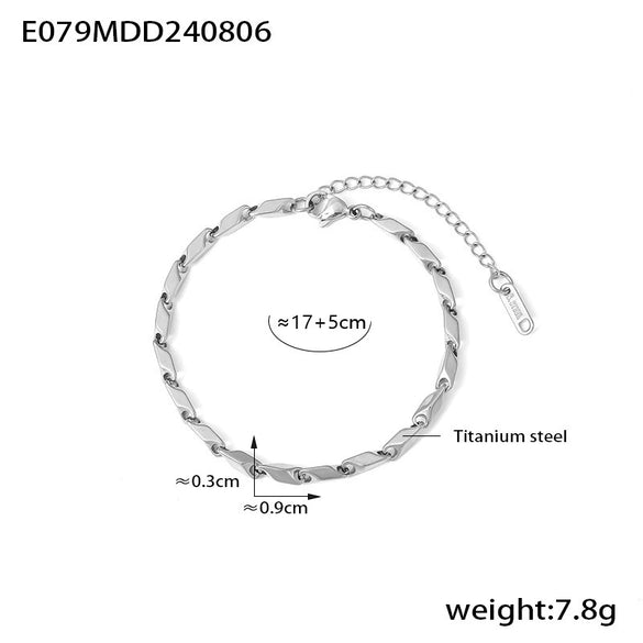 Wholesale Titanium Steel Goldplated Fashion Necklace And Bracelet With Diamond Carved Pattern For Women