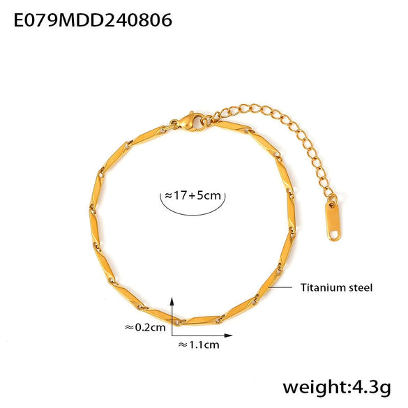 Wholesale Titanium Steel Goldplated Fashion Necklace And Bracelet With Diamond Carved Pattern For Women