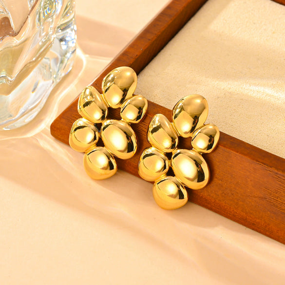 Wholesale Titanium Steel Heart And Oval Exaggerated Earrings With 18K Gold Plated Electroplating For Women