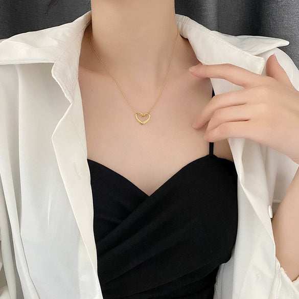 Wholesale Titanium Steel Heart Shaped Polished Love Pendant Necklace For Women