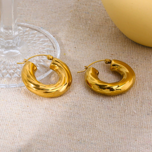 Wholesale Titanium Steel Hollow Geometric Pattern Electroplated Unisex Earrings