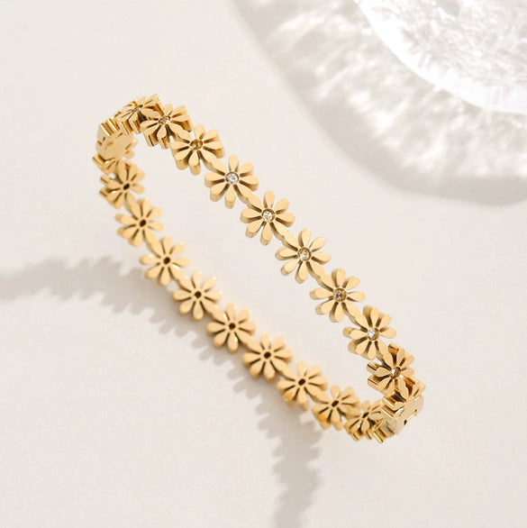 Wholesale Titanium Steel Jewelry Set With Flower Pattern For Women Earrings Necklace Anklet Bracelet Geometric Design Box Chain