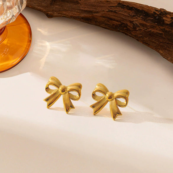 Wholesale Titanium Steel 18K Gold Electroplated Heart Flower Bow Shape Light Luxury Style Earrings For Women