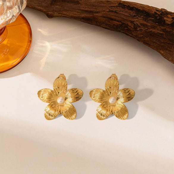 Wholesale Titanium Steel 18K Gold Electroplated Heart Flower Bow Shape Light Luxury Style Earrings For Women