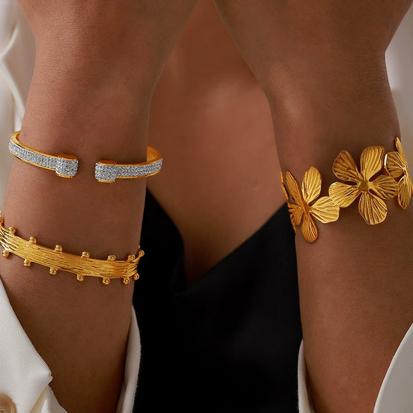 Wholesale 316L Stainless Steel 18K Gold Opening Bracelet With Geometric Fold Texture And Electroplating Design