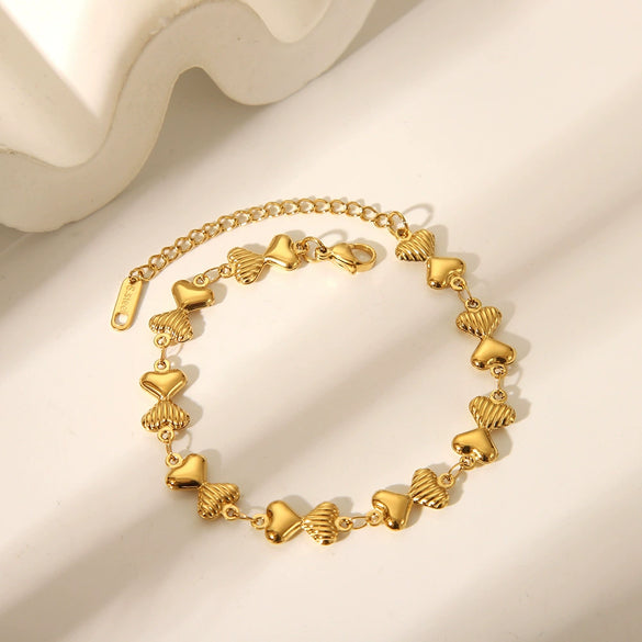 Wholesale Titanium Steel Love Drop Shaped Light Luxury Bracelet With Electroplating