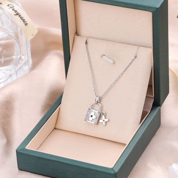 Wholesale Titanium Steel Necklace For Women With Love Lock Pendant Geometric Design And Electroplating