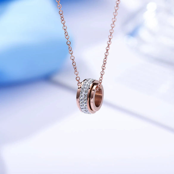 Wholesale Titanium Steel Necklace With Diamond Encrusted Geometric Style Rotating Rose Gold Drill Cross Chain Design