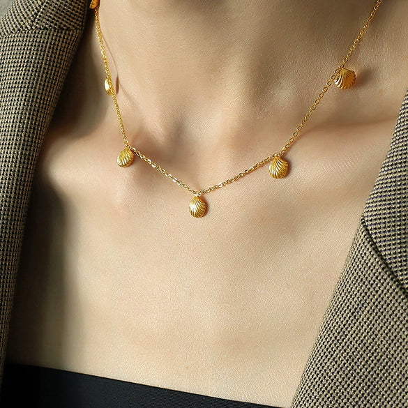 Wholesale 316L Stainless Steel Palace Style Shell Pendant Necklace With Electroplating For Women