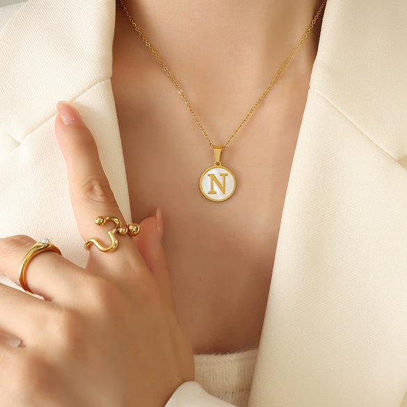 Wholesale 316L Stainless Steel Personality Letters Round Seashell Necklace With Electroplating For Women