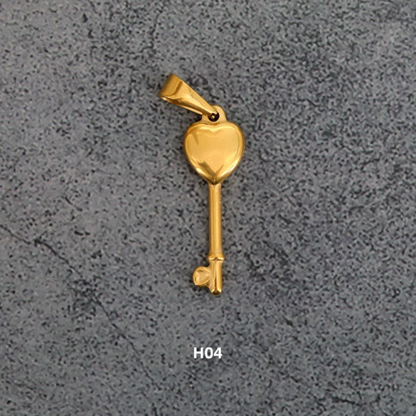 Wholesale Titanium Steel Retro Peach Heart Key Pendant Jewelry Accessory