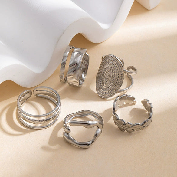 Wholesale Titanium Steel Ring Geometric Style With Heart Flower Leaf Letter Number Text Pattern Electroplated