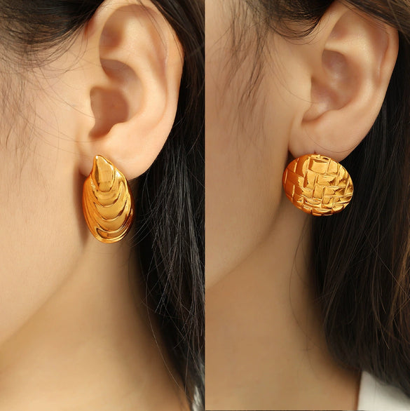 Wholesale 316L Stainless Steel Round Embossed Earrings Jewelry With Shell Design Personality Style