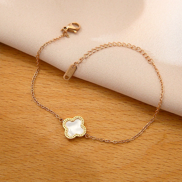 Wholesale Titanium Steel Simple Black Edge Doublesided Clover Anklet For Women Fashion Jewelry With Ochain Styling