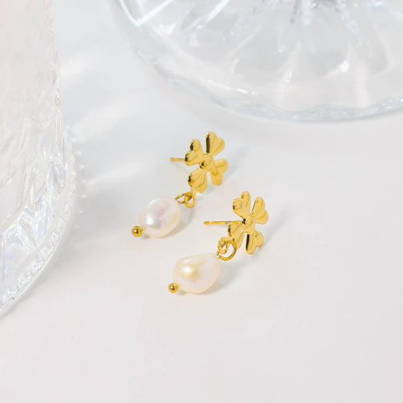 Wholesale Titanium Steel Simple Handmade Women's Earrings With Geometric And Ushape Pattern And Fourleaf Clover Design Do Not Fade