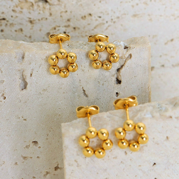 Wholesale 316L Stainless Steel Small Fresh Geometric Flower Shape Electroplated Women's Earrings