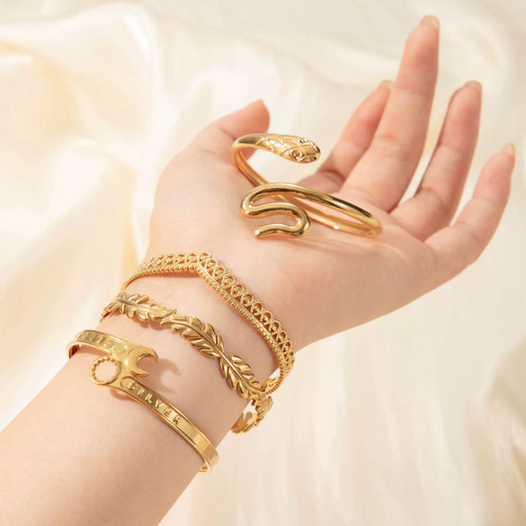 Wholesale Titanium Steel Snake Shaped Retro Opening Adjustable Bracelet With Electroplating