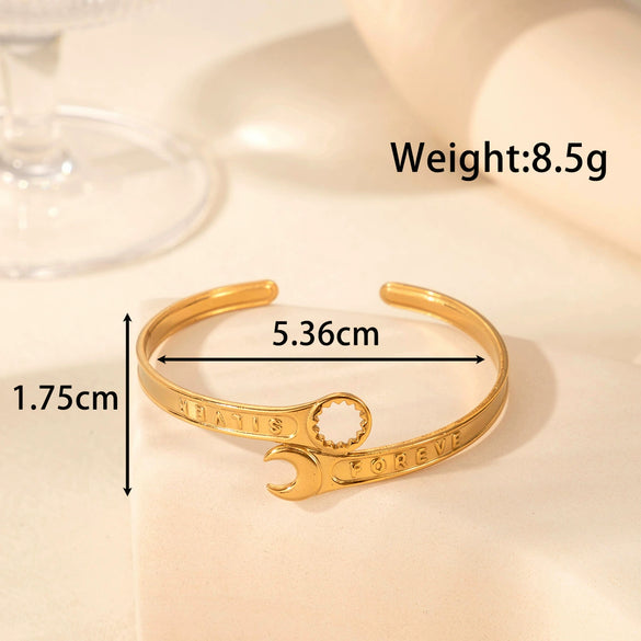Wholesale Titanium Steel Snake Shaped Retro Opening Adjustable Bracelet With Electroplating