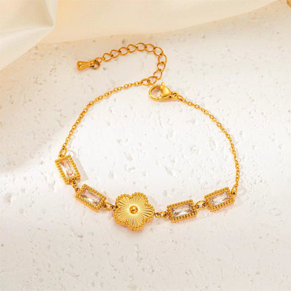 Wholesale Titanium Steel Women's Bracelet With Flower And Rhombus Patterns Electroplated In Golden Retro Elegant Style