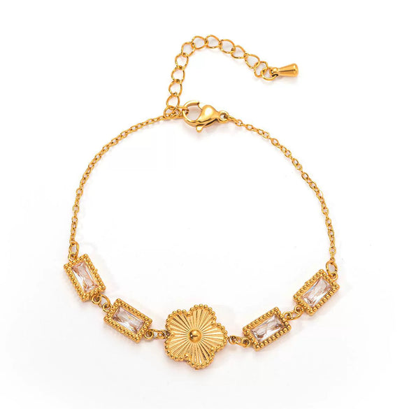 Wholesale Titanium Steel Women's Bracelet With Flower And Rhombus Patterns Electroplated In Golden Retro Elegant Style