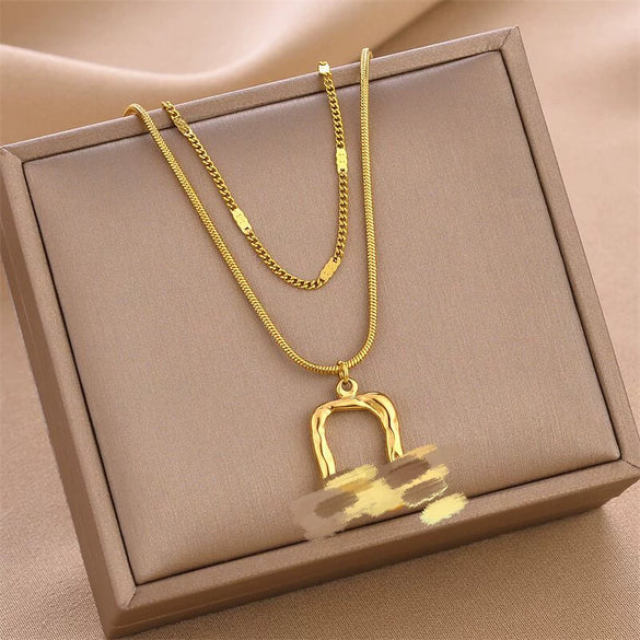 Wholesale Titanium Steel Women's Geometric Clavicle Chain Necklace With Electroplating Design